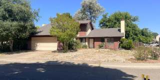 1950 Klamath River Drive Gallery 1