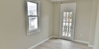 Beautifully Renovated 3 Bedroom with Parking Gallery 13