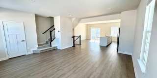 Charming 3BR Townhome in Middletown Gallery 1