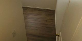 Gorgeous Remodeled Spacious 4 bedroom Gallery 26