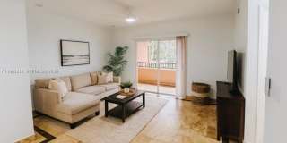 2404 Belmont Ln Gallery 1