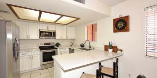 12212 N PARADISE VILLAGE Parkway S Gallery 11
