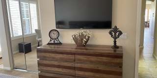 60189 Poinsettia Place Gallery 24