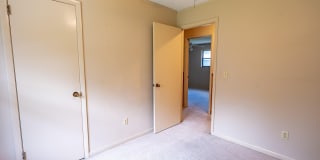 4909 BEIGE Street Gallery 27