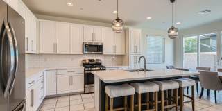 4 Bed 3 Bath Luxury FURNISHED Home for Rent! Gallery 11