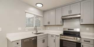 Sunnyvale Townhome with Private Fenced Backyard Gallery 6