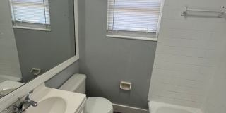 Beautiful 3BR/1BA Lakeland Home with Large Backyard & Covered Porch! Gallery 9