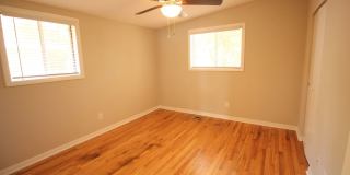 Beautiful 2 Bedroom, 1 Bath home is West Raleigh! Pet Friendly! Gallery 12