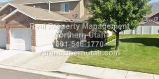 Lovely 2 Bedroom Townhome in Harrisville Available!! Gallery 1