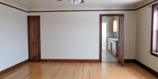 328 Green Bay Road Gallery 2