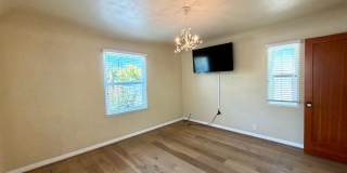 Charming 2 bdrm, 1 bath, + Bonus Room Gallery 14