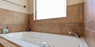4 Bedroom Home with Solar Panels: MOVE-IN SPECIAL Gallery 26
