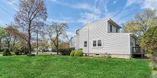 542 Nagle Street Gallery 29