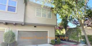 Beautiful Townhouse in Shelbourne at Windemere! Top Schools! Gallery 1