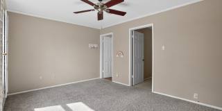 Charming 2BR Townhome in Beaumont Gallery 13