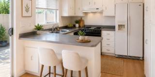 Adorable 3 Bed 1.5 Bath Covell Commons Condo ( fall Rental ) Adorable 3 Bed 1.5 Bath Covell Commons Condo ( fall Rental ) Gallery 4