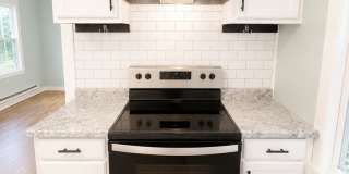 Beautifully Updated 1 Bedroom Home – Pet Friendly – $950/Month Gallery 1