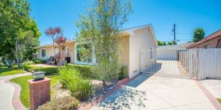 Private Newport Beach Cul-de-Sac Home Gallery 5