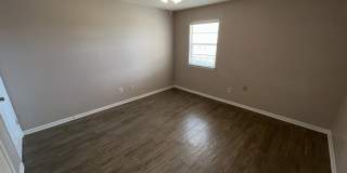 105 Reagan Ave Street Gallery 6