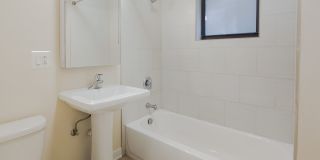 4951-53 N Oakley / 2251-57 W Argyle Gallery 12