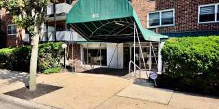 100 Lincoln Avenue Gallery 1
