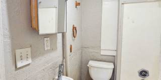 2 bedroom | 1 bathroom | Entire HOME- Freshly painted! Gallery 34