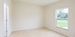 MOVE IN READY 3 BEDROOM 2 BATH LIKE NEW Gallery 3