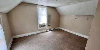 3 Bedroom 2 Bath Located Near Campus Gallery 9