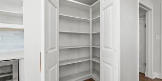 Beautiful Arlington Home South of Lane Gallery 18