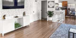 1521 W 37th Place Gallery 4