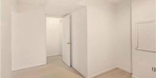10241 GREEN HOLLY TER Gallery 28