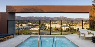 Intro Burbank Gallery 2