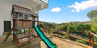 4 Bed, 5 bath home with stunning ocean views located in Malibu hills Gallery 47