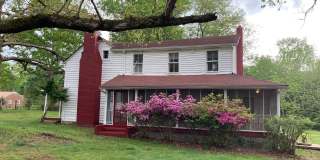 Fully Renovated Farmhouse in Moseley Gallery 1