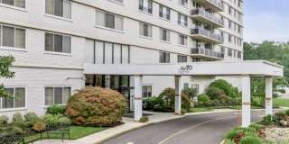 1840 Frontage Road Gallery 1