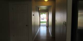 Bright 2 bed 2 1/4 bath Town Home Bright 2 bed 2 1/4 bath Town Home Gallery 4