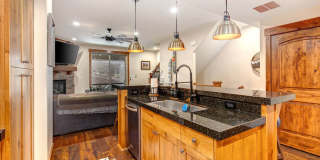 Combining the perfect balance of elegant mountain design and laid-back luxury! Gallery 1