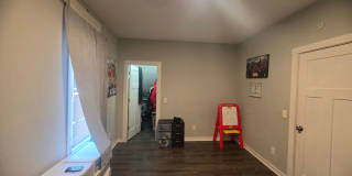 626 Taylor St NE Gallery 13