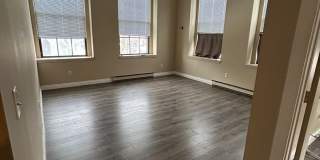 Cozy & Large 2 Bed 1.5 Bath in Lowell! Gallery 3