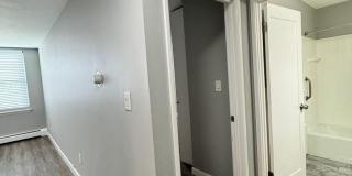 Fully Renovated Modern Apartments Gallery 7