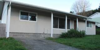 Freshly Updated 3-Bedroom, 2-Bath Home in Reedsport Gallery 1
