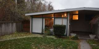 Cozy 2 Bedroom Duplex in Holladay Gallery 1