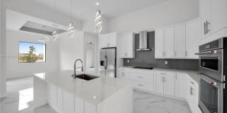 50 Ne 4th St Gallery 2