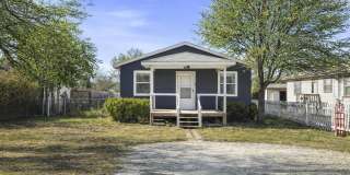 213 W Davis St Gallery 1