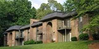 Spacious One Bedroom Available.  Close to University and Downtown Area. Gallery 1