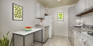 Iverson Towers Apartments & Anton House Apartments Gallery 2