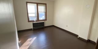 461 Walnut Street Gallery 1