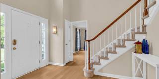 7707 LAKE GLEN Drive Gallery 12