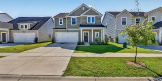 Spacious Modern Living in Summerville Gallery 1