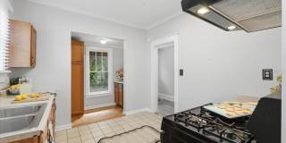 530 S JACKSON AVENUE Gallery 20